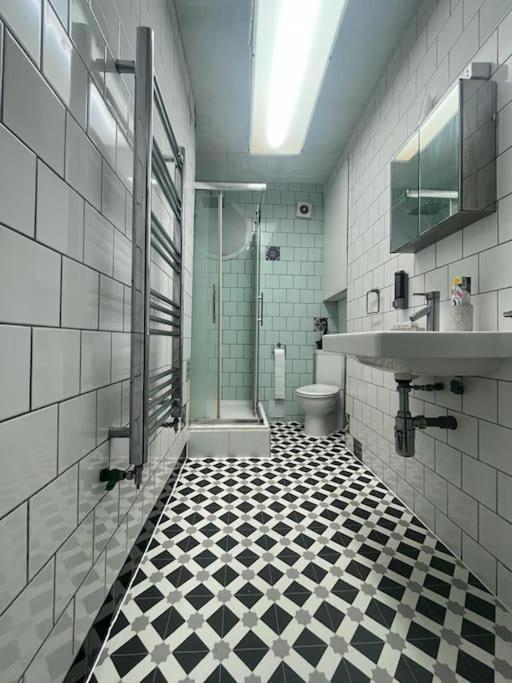 Tree Studio Apartment Barbican F3 Londra Esterno foto